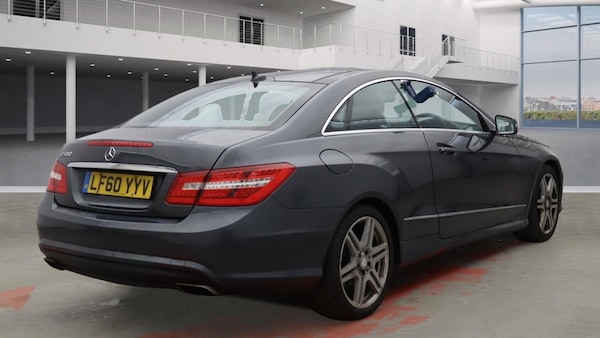 Used Mercedes-Benz E-Class 2010 for sale - 76237356: Photo 4