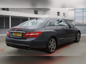 Used Mercedes-Benz E-Class 2010 for sale - 76237356: Photo