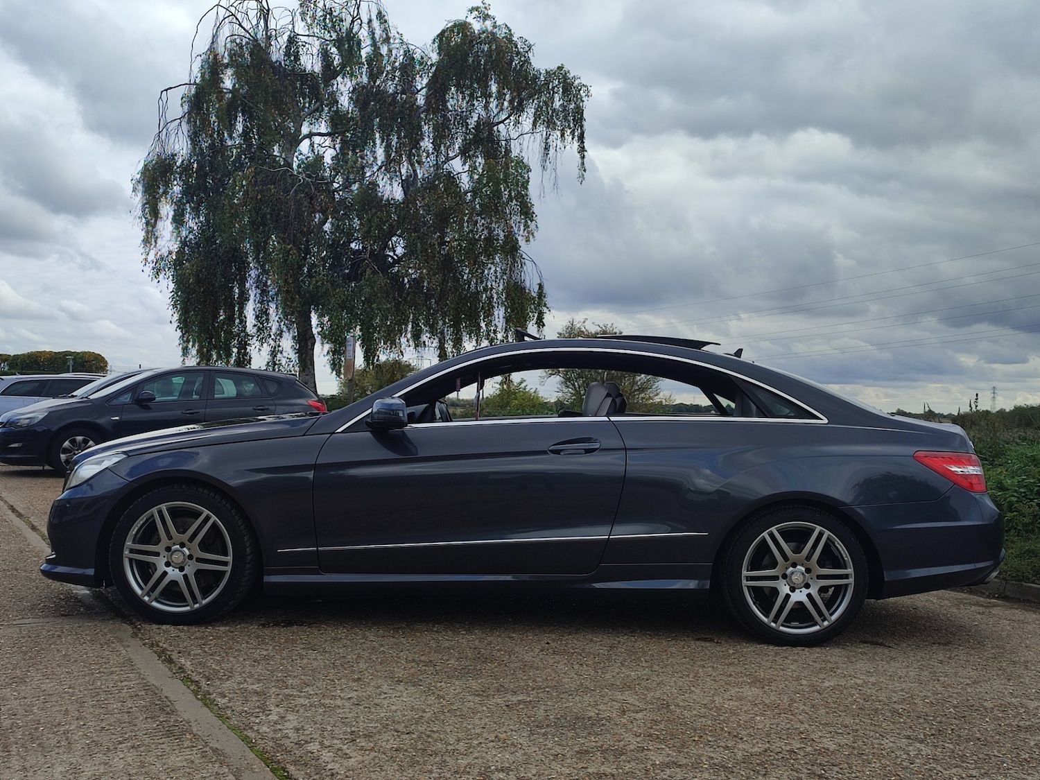 Used Mercedes-Benz E Class 2010 for sale - 76237356: Photo 8
