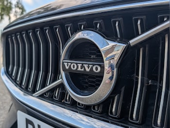 Used Volvo V60 2018 for sale - 79524540: Photo
