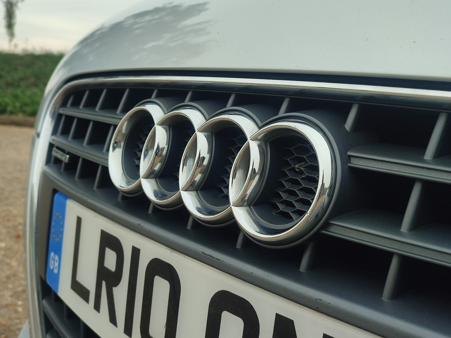 Used Audi TT 2010 for sale - 75996827: Photo 2