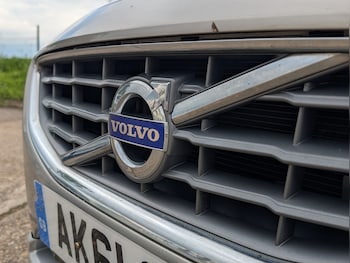 Used Volvo V60 2011 for sale - 78817617: Photo