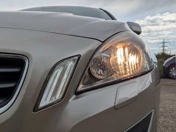 Used Volvo V60 2011 for sale - 78817617: Photo