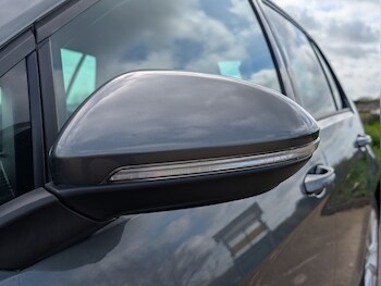 Used Volkswagen Golf 2018 for sale - 77813402: Photo