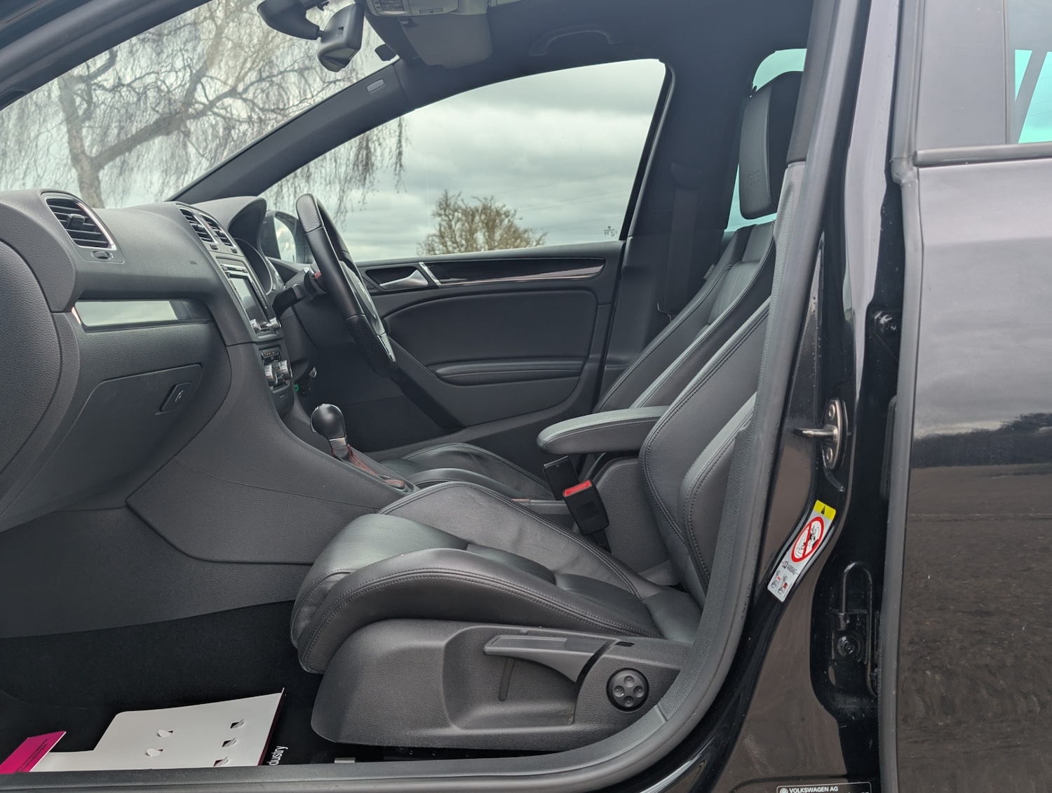 Used Volkswagen Golf 2010 for sale - 77530388: Photo 17