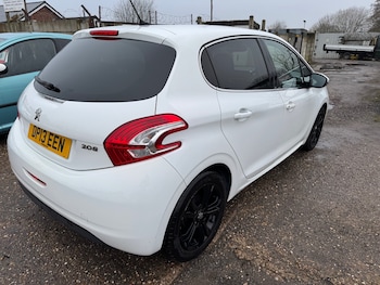 Used Peugeot 208 2013 for sale - 77541329: Photo
