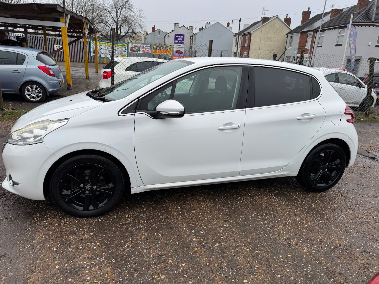 Used Peugeot 208 2013 for sale - 77541329: Photo 7