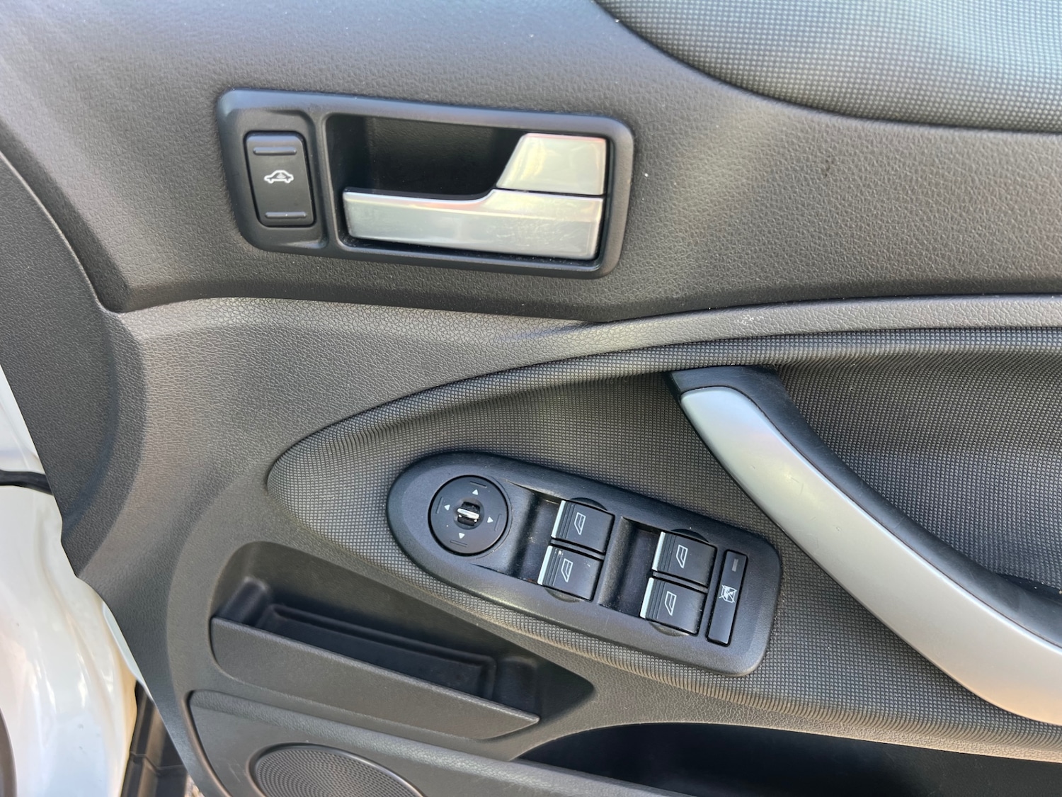 Used Ford Kuga 2012 for sale - 75983646: Photo 15