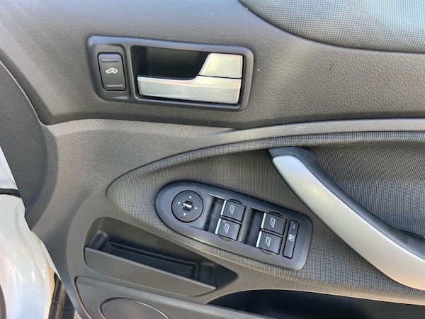 Used Ford Kuga 2012 for sale - 75983646: Photo 15