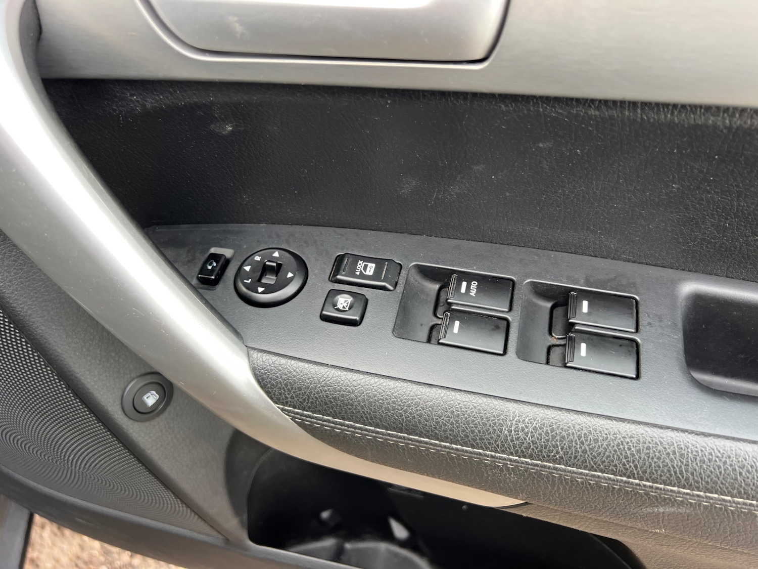 Used Kia Sorento 2010 for sale - 76412683: Photo 13