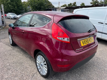 Used Ford Fiesta 2010 for sale - 75355017: Photo
