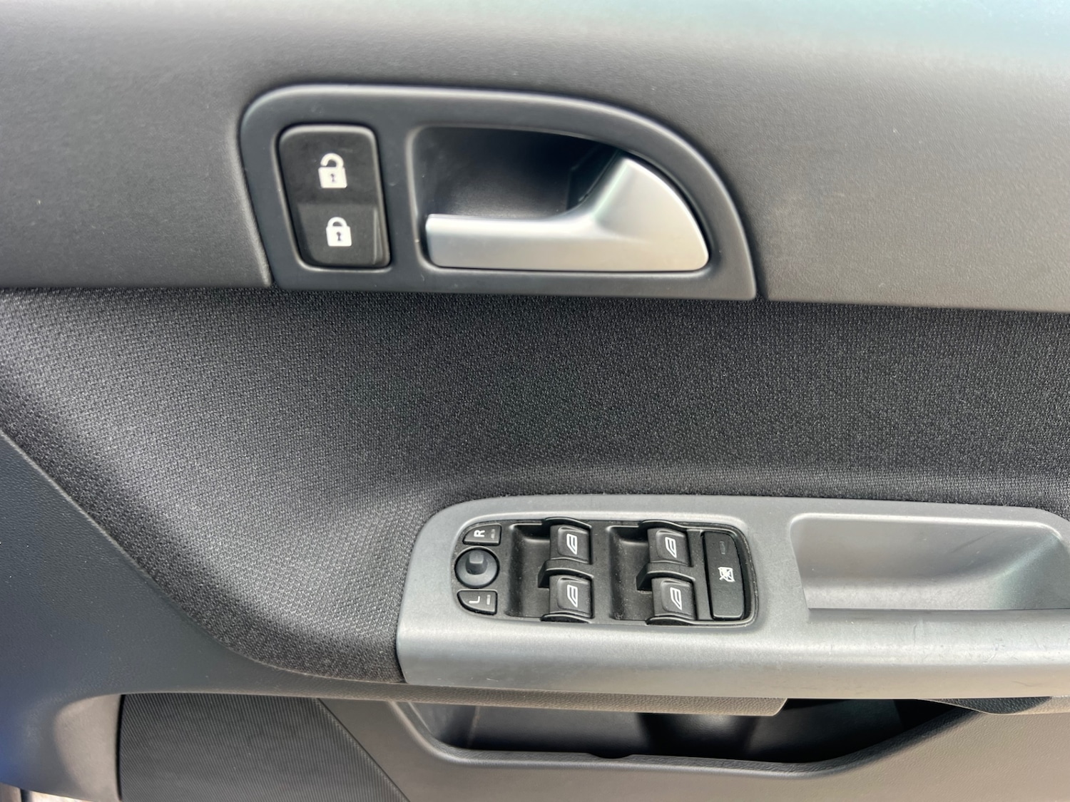 Used Volvo S40 2009 for sale - 76192136: Photo 15