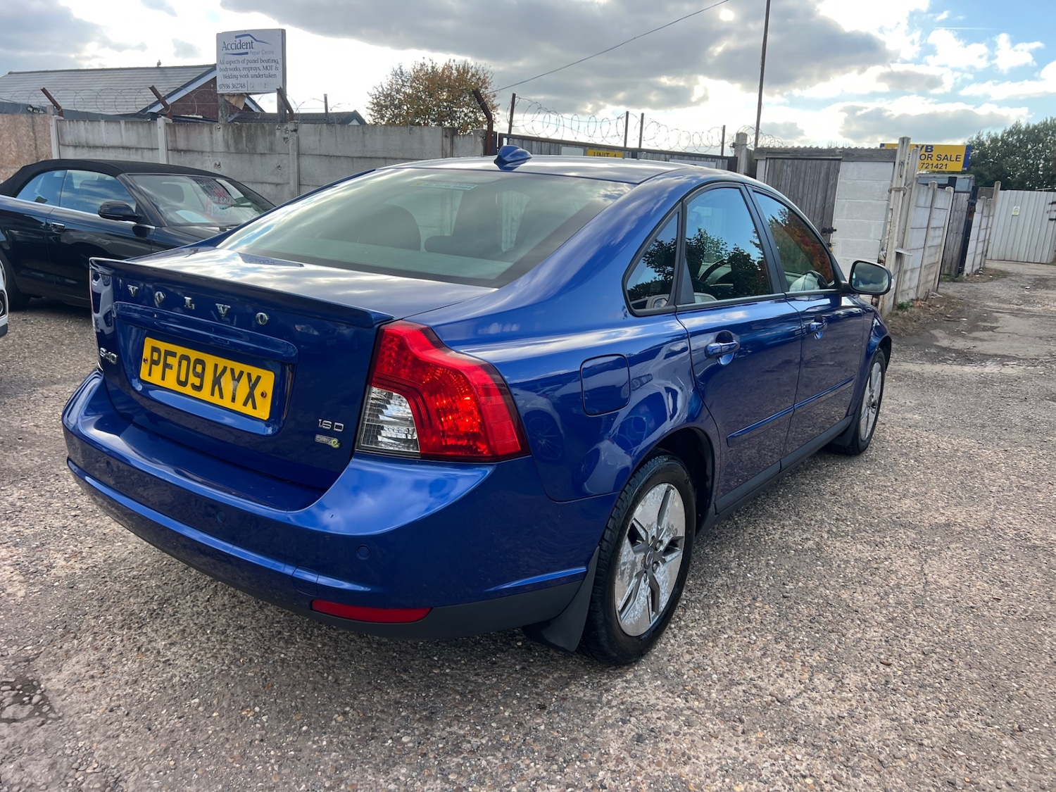 Used Volvo S40 2009 for sale - 76192136: Photo 3