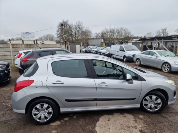 Used Peugeot 308 2011 for sale - 75228473: Photo 13