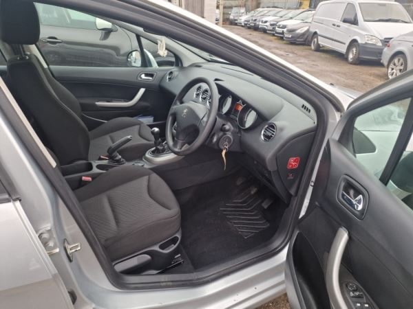 Used Peugeot 308 2011 for sale - 75228473: Photo 9