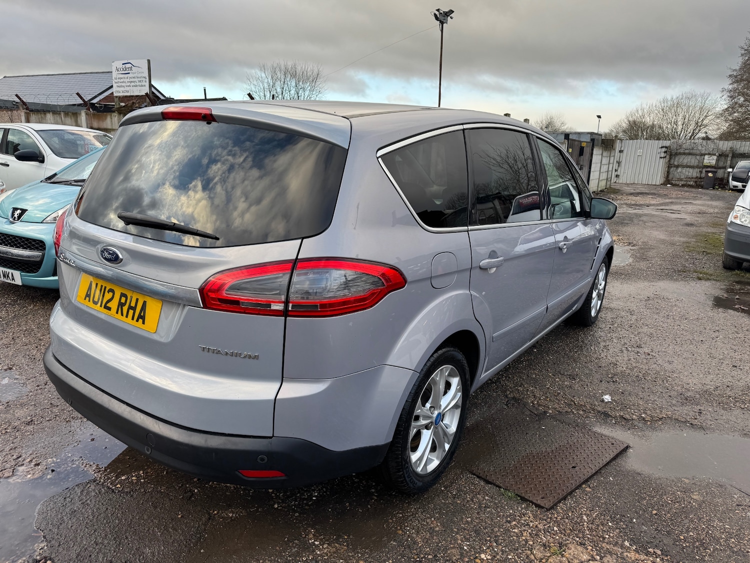 Used Ford S-Max 2012 for sale - 77350078: Photo 4