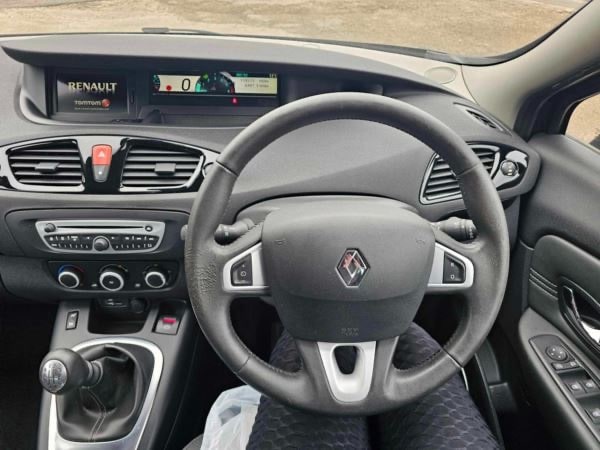 Used Renault Scenic 2011 for sale - 75228325: Photo 16