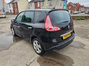 Used Renault Scenic 2011 for sale - 75228325: Photo