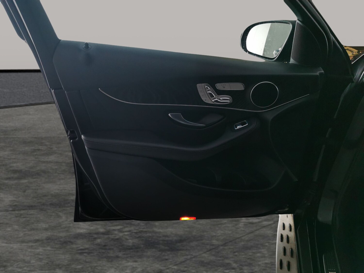 Used Mercedes-Benz GLC for sale - 77980670: Photo 30