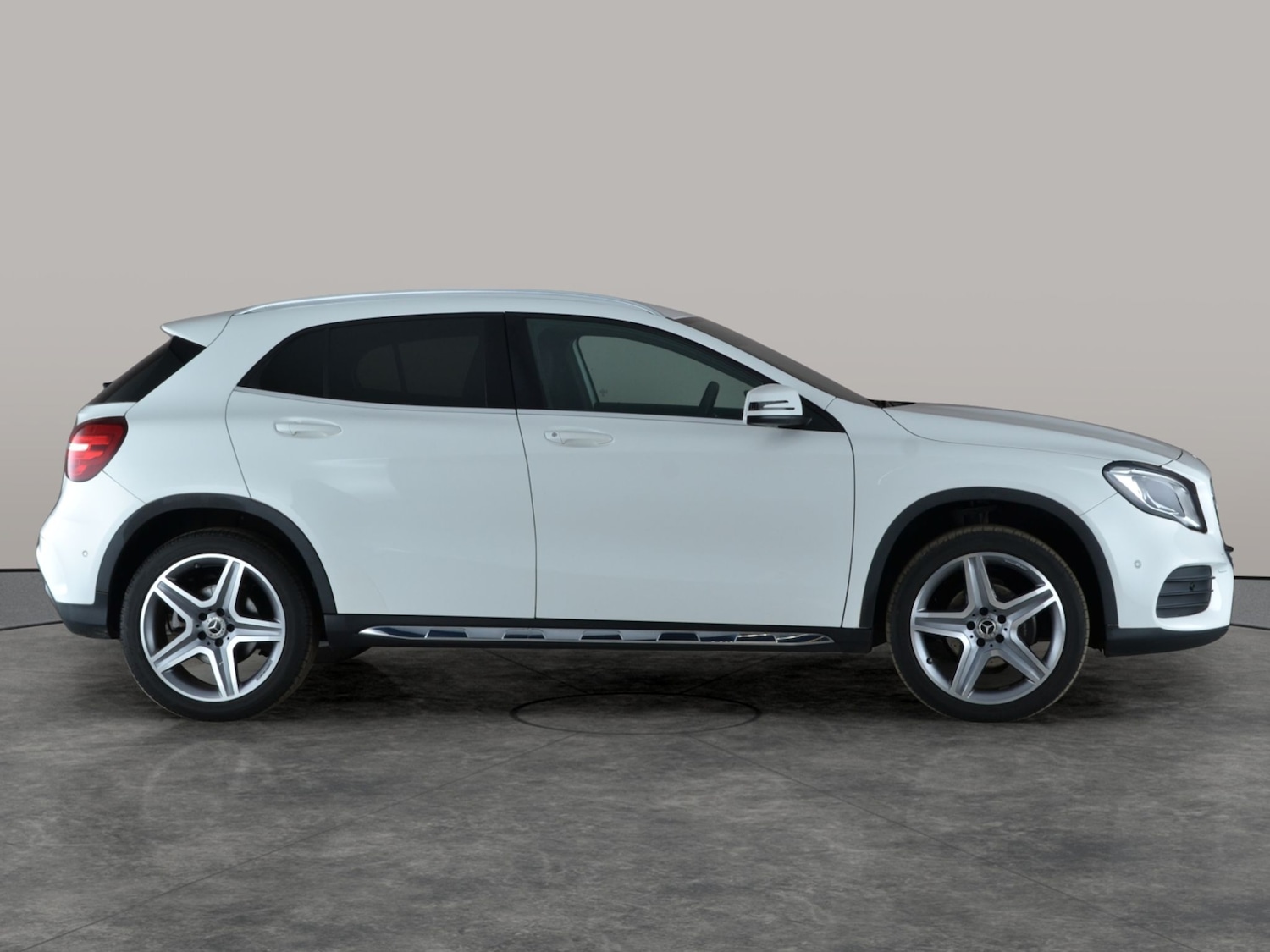 Used Mercedes-Benz GLA 2019 for sale - 77149107: Photo 9