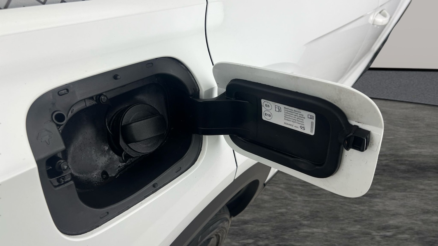 Used Volkswagen T-Roc 2021 for sale - 76128742: Photo 12