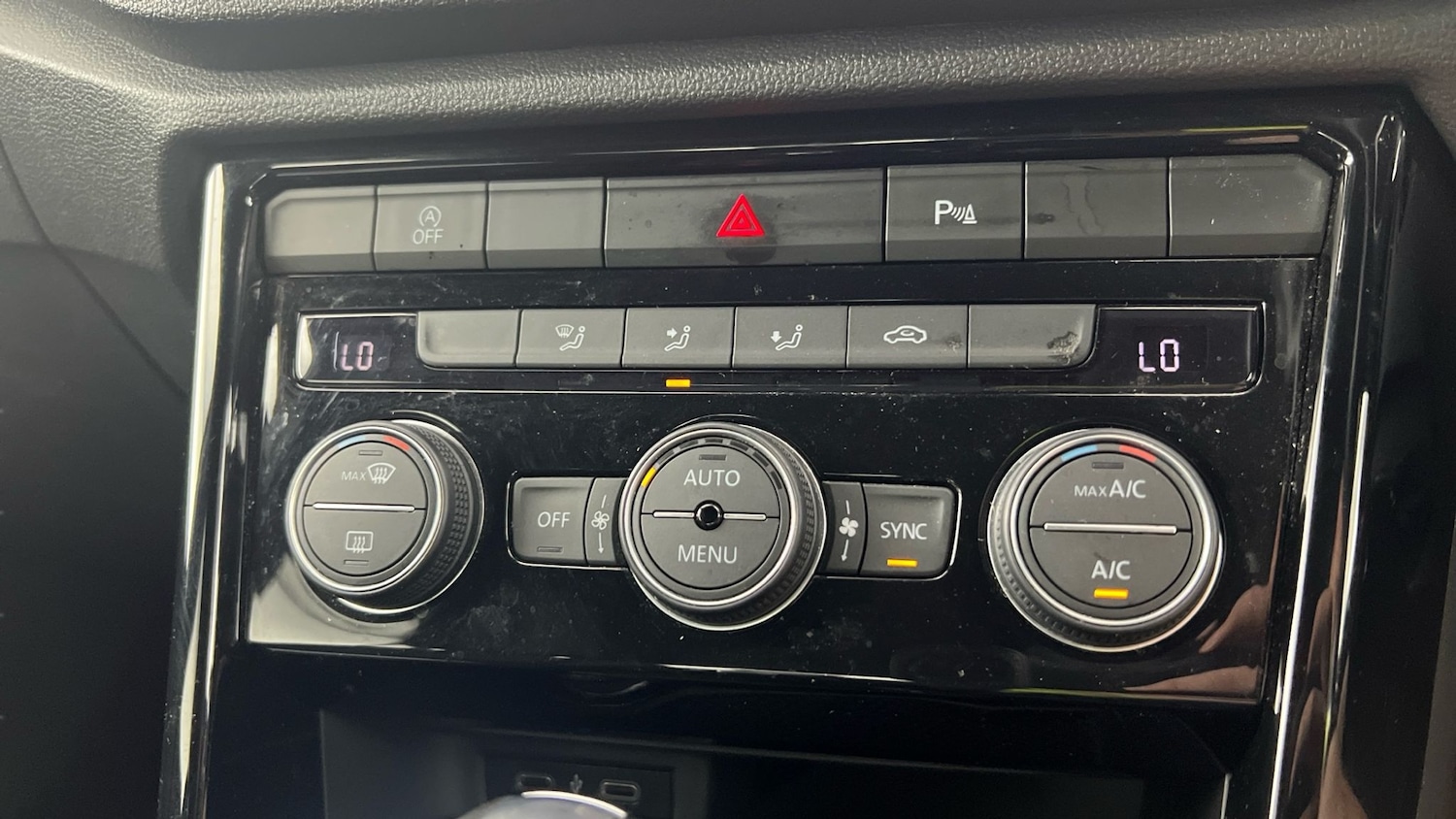 Used Volkswagen T-Roc 2021 for sale - 76128742: Photo 24