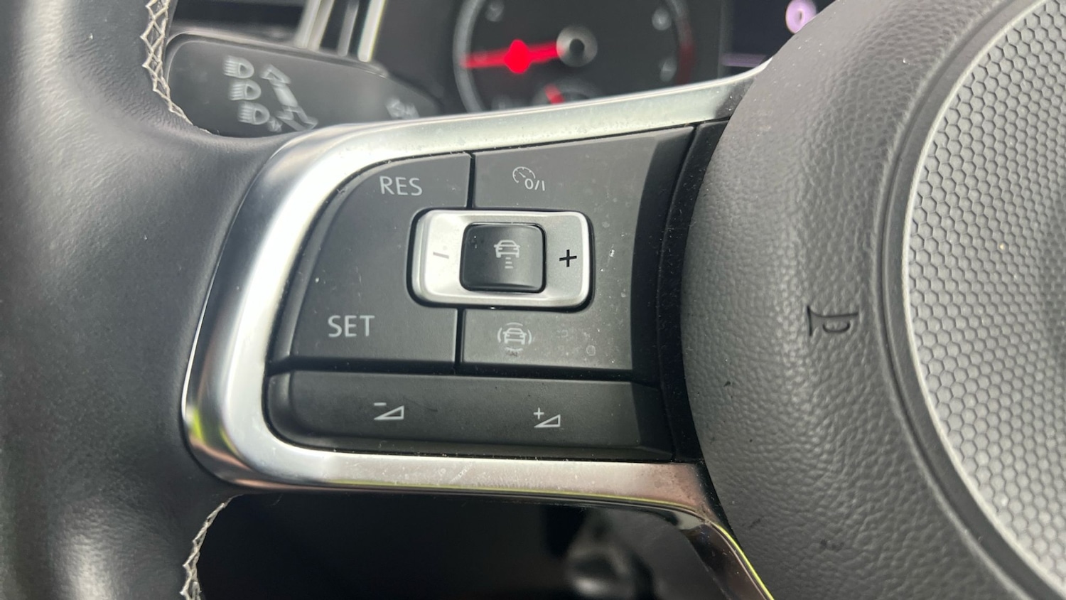 Used Volkswagen T-Roc 2021 for sale - 76128742: Photo 27