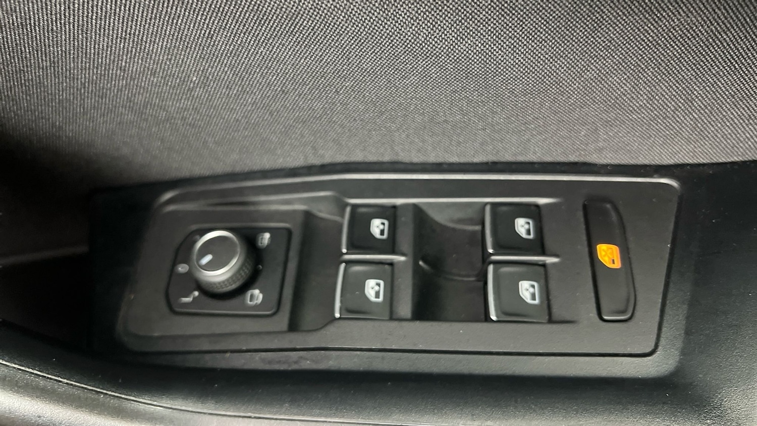 Used Volkswagen T-Roc 2021 for sale - 76128742: Photo 28