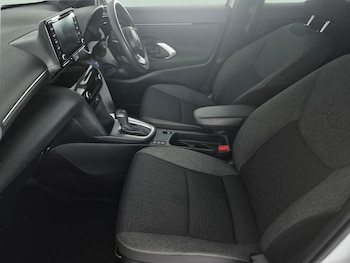 Used Toyota Yaris Cross 2022 for sale - 79038425: Photo