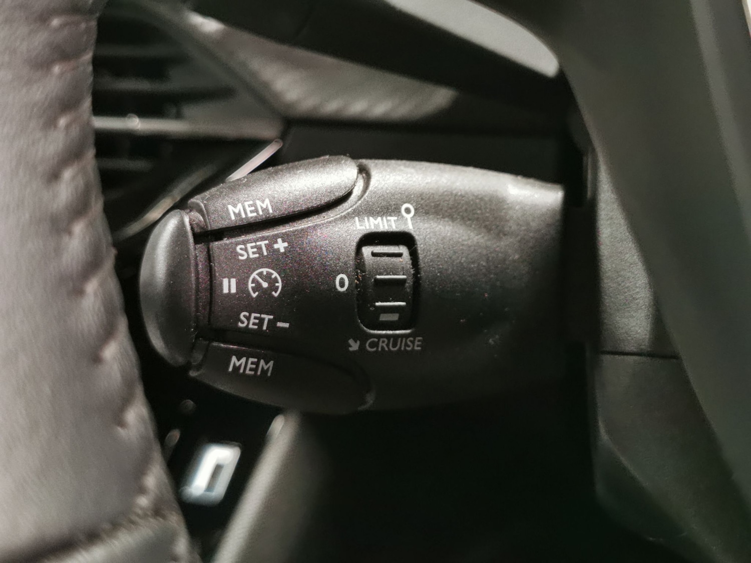 Used Peugeot E-2008 2022 for sale - 77113893: Photo 18