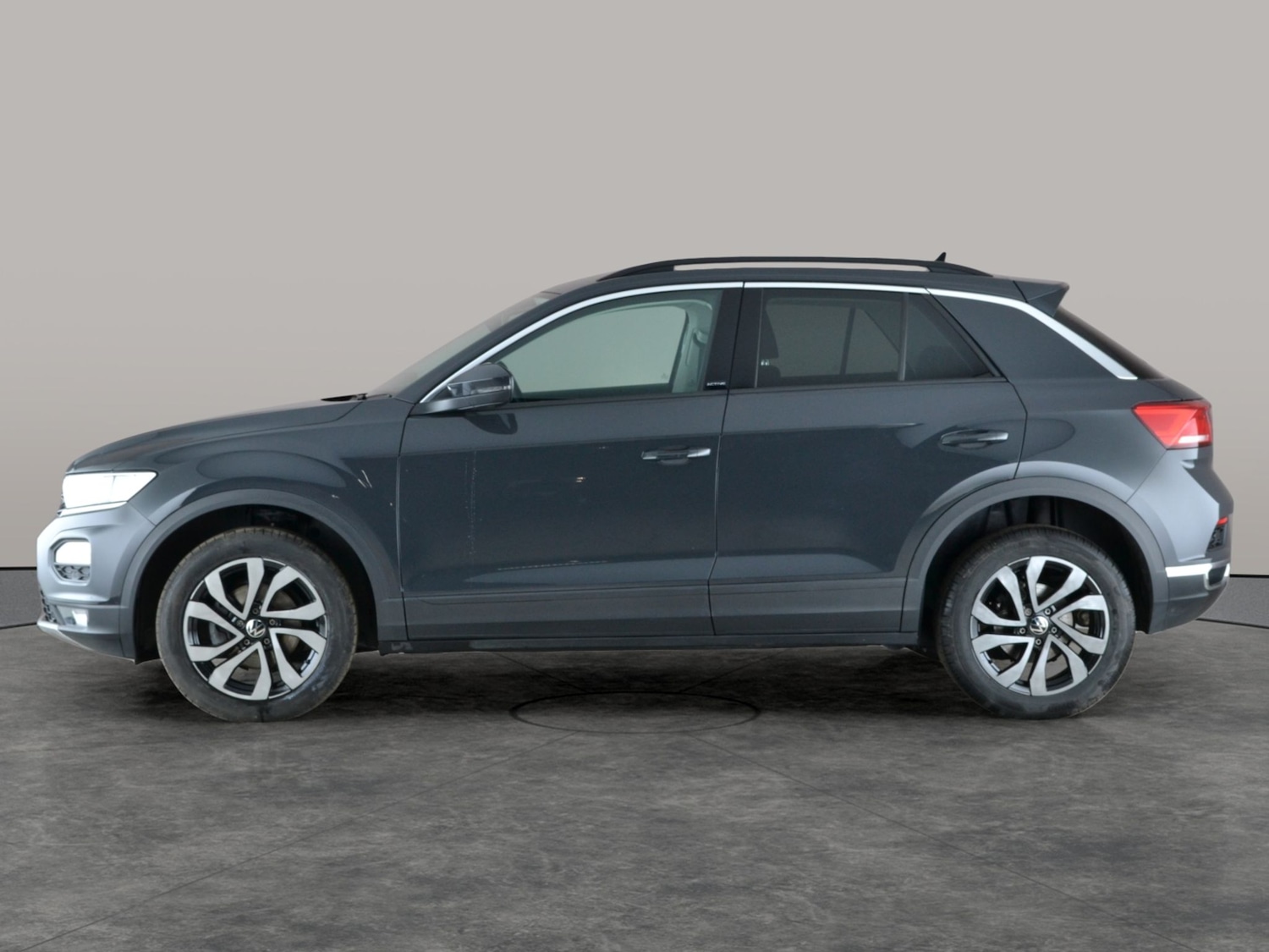 Used Volkswagen T-Roc 2022 for sale - 77760327: Photo 11