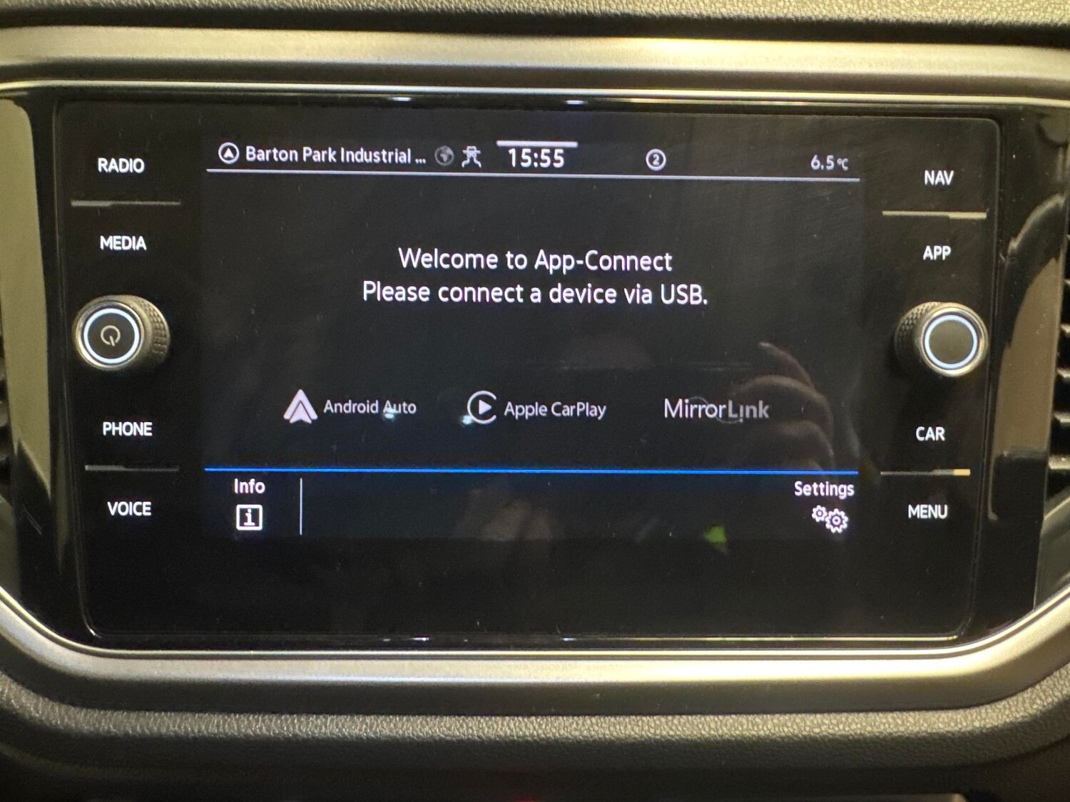 Used Volkswagen T-Roc 2022 for sale - 77760327: Photo 12