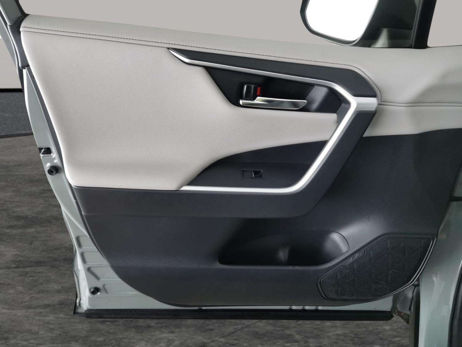 Used Toyota RAV4 2022 for sale - 77350865: Photo 32