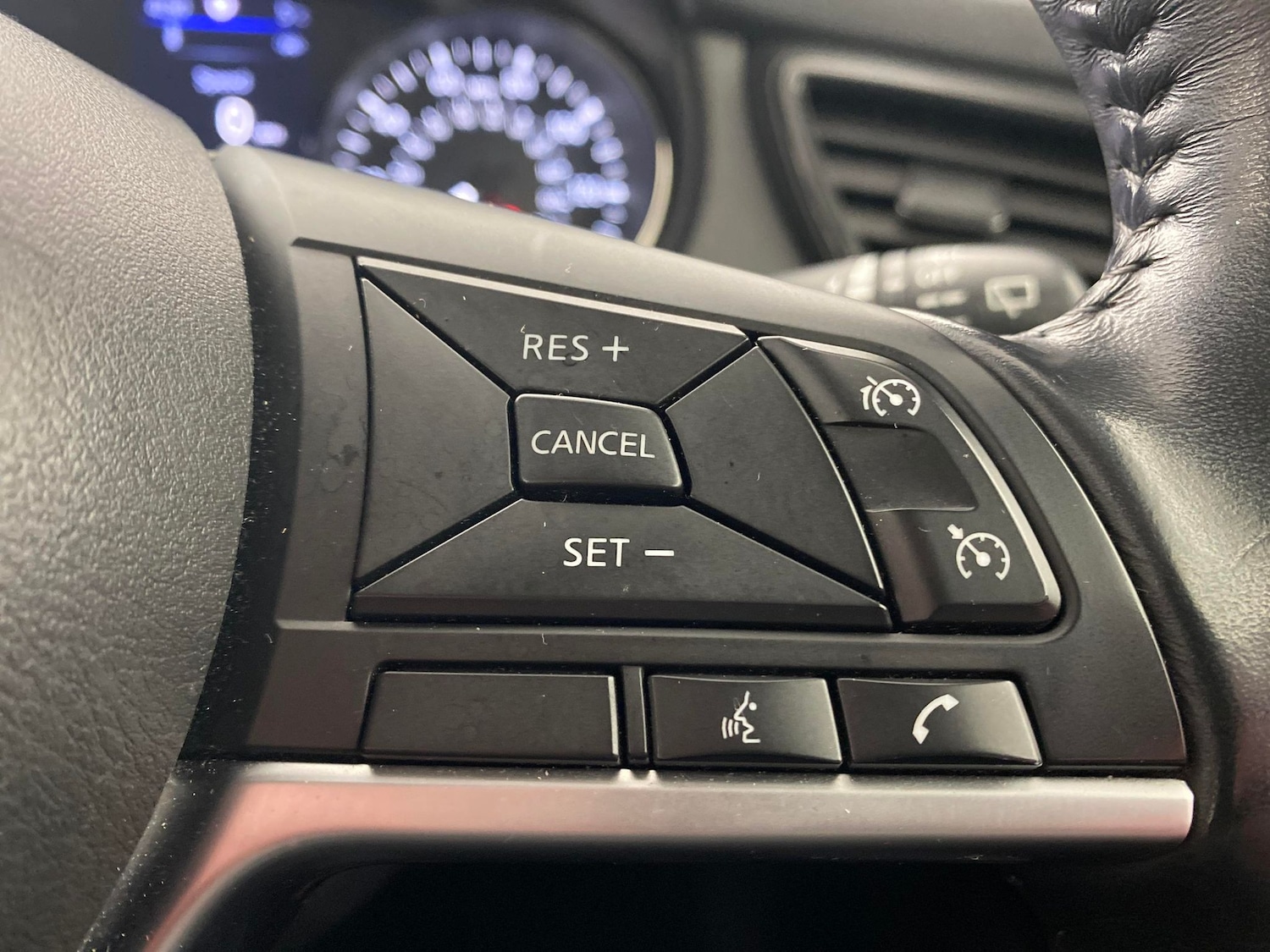 Used Nissan X-Trail for sale - 77364982: Photo 18