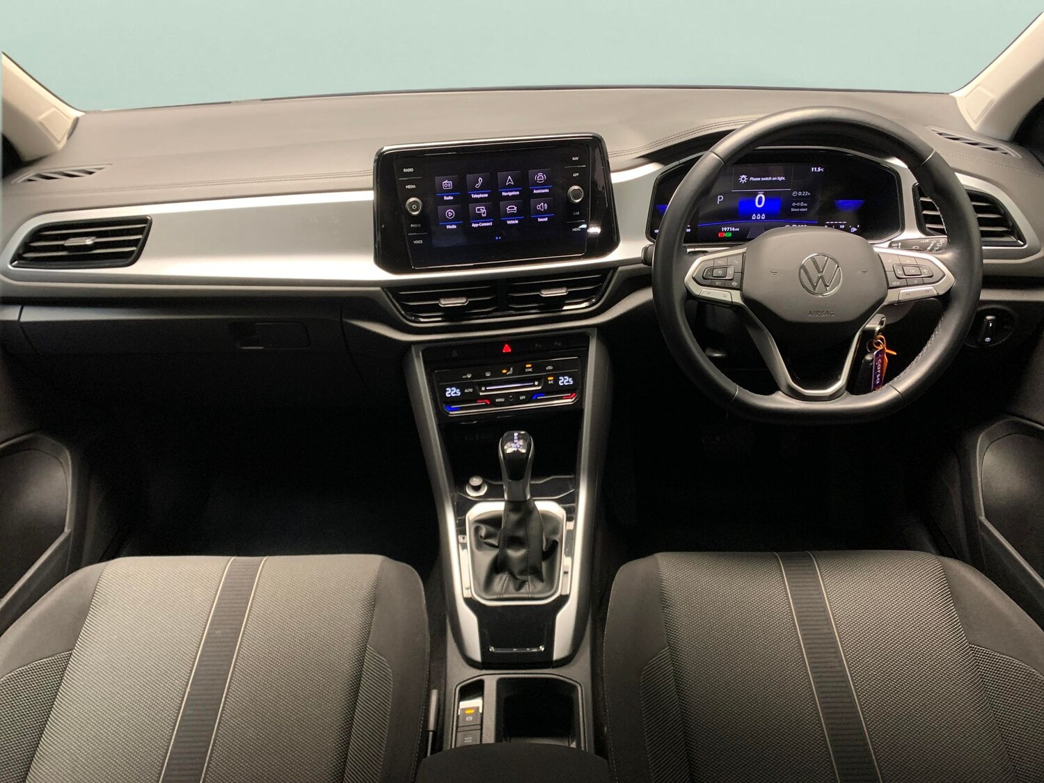 Used Volkswagen T-Roc 2023 for sale - 77347395: Photo 6