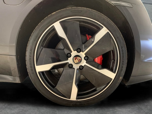 Used Porsche Taycan 2021 for sale - 76266303: Photo 43