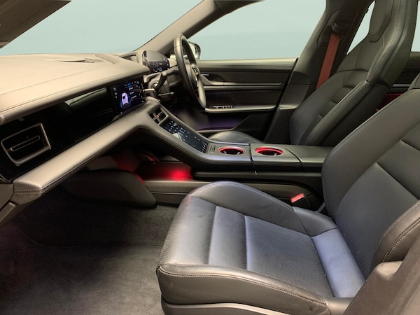 Used Porsche Taycan 2021 for sale - 76266303: Photo 5