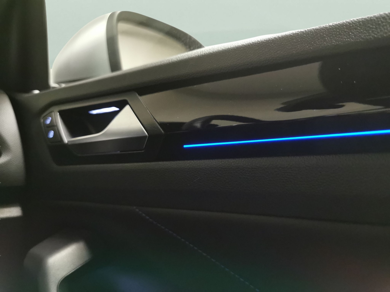 Used Volkswagen T-Roc 2023 for sale - 77034075: Photo 19