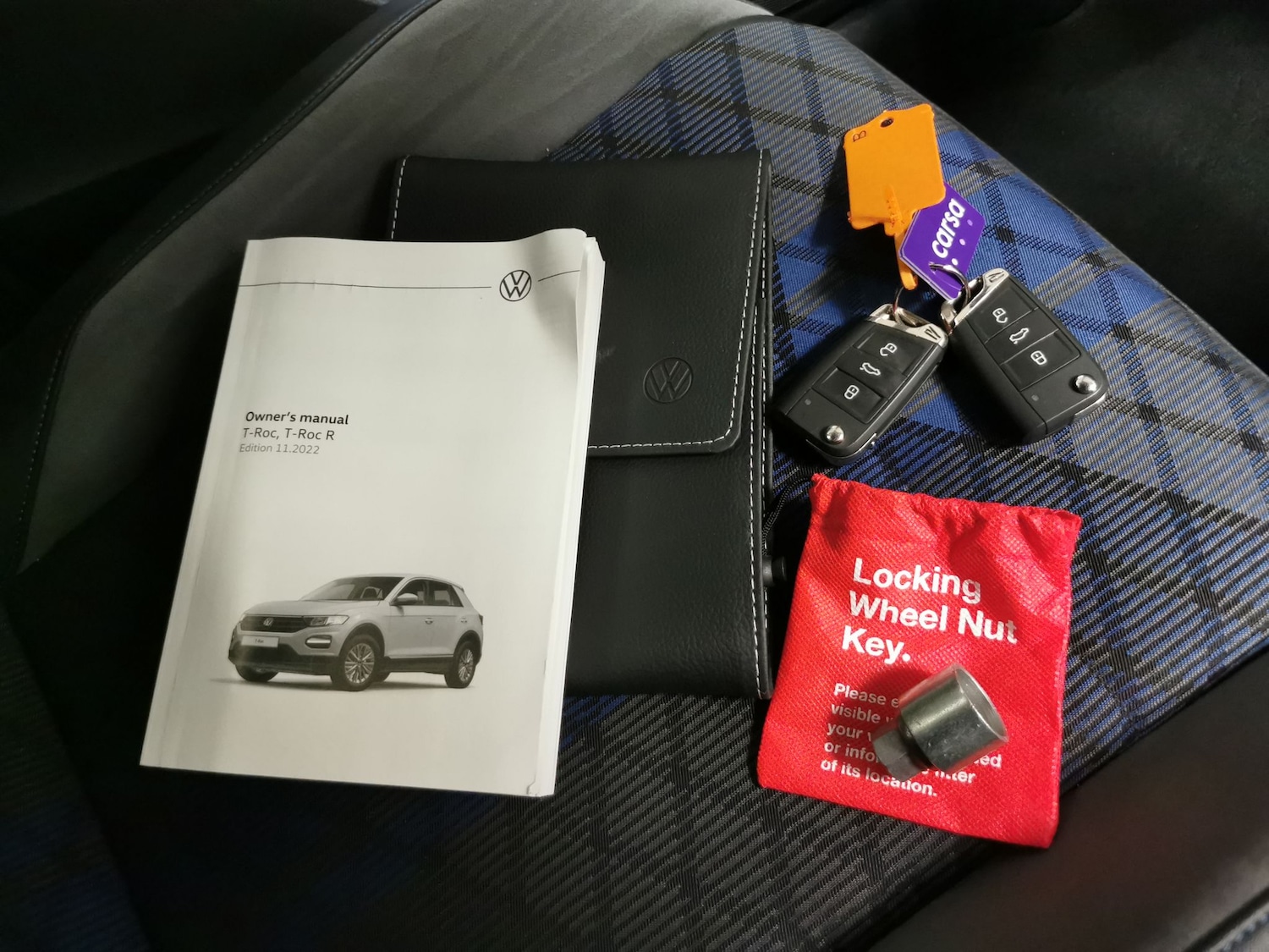 Used Volkswagen T-Roc 2023 for sale - 77034075: Photo 28