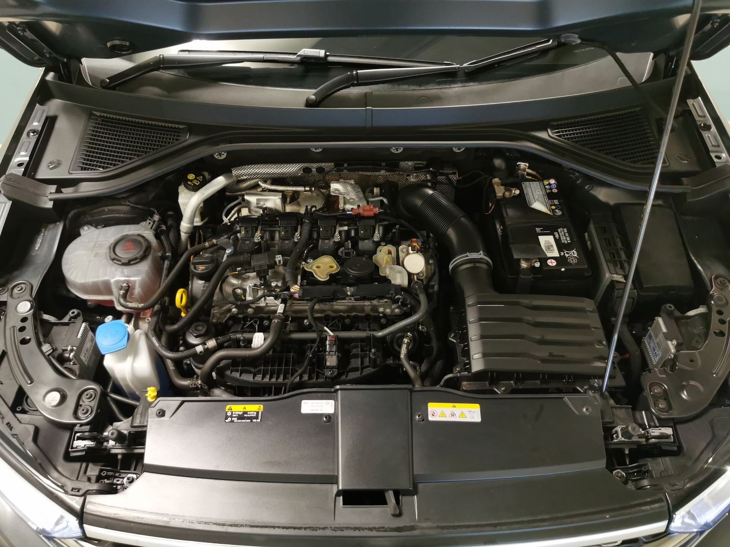 Used Volkswagen T-Roc 2023 for sale - 77034075: Photo 29