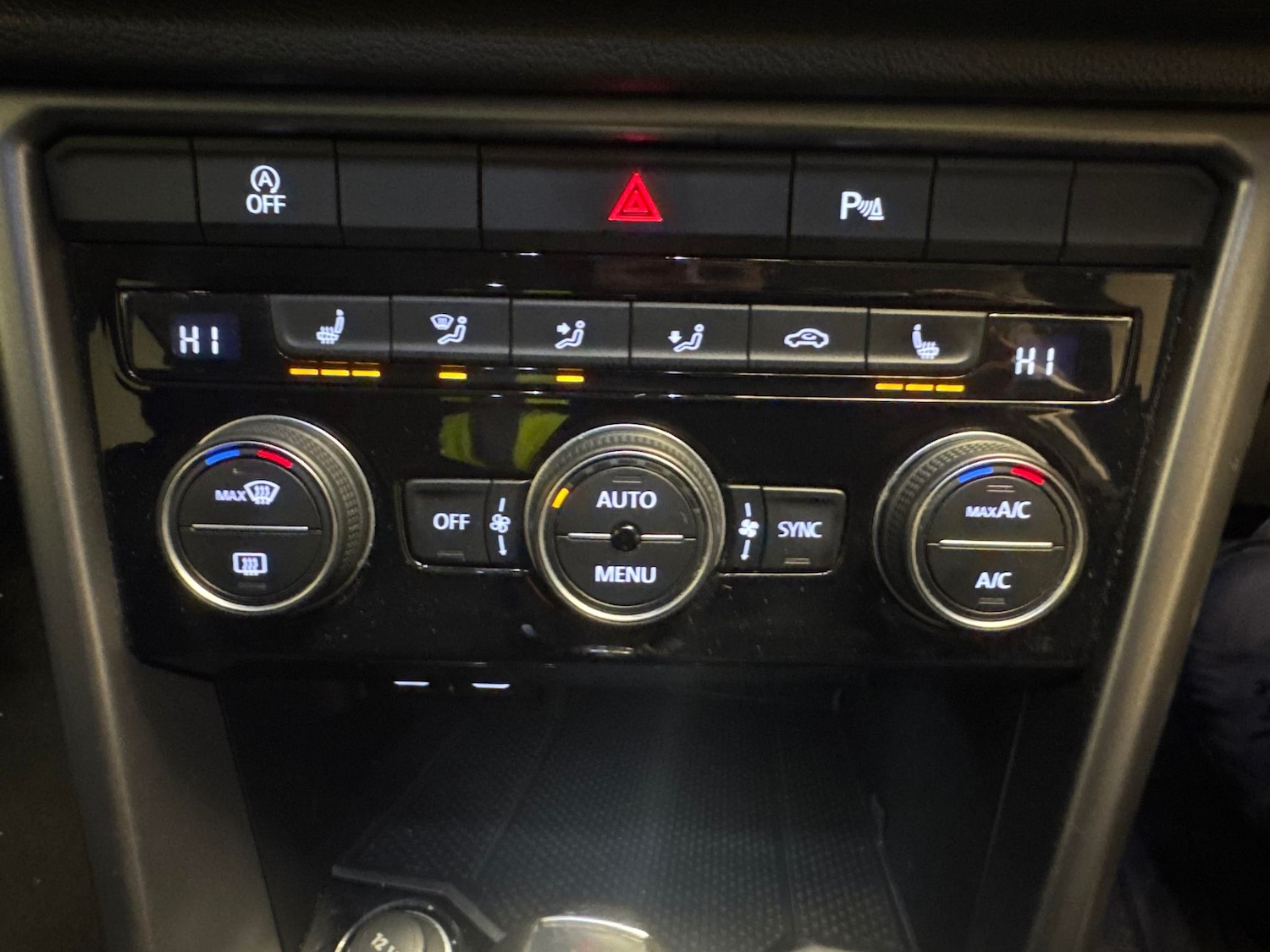 Used Volkswagen T-Roc 2022 for sale - 77650847: Photo 16