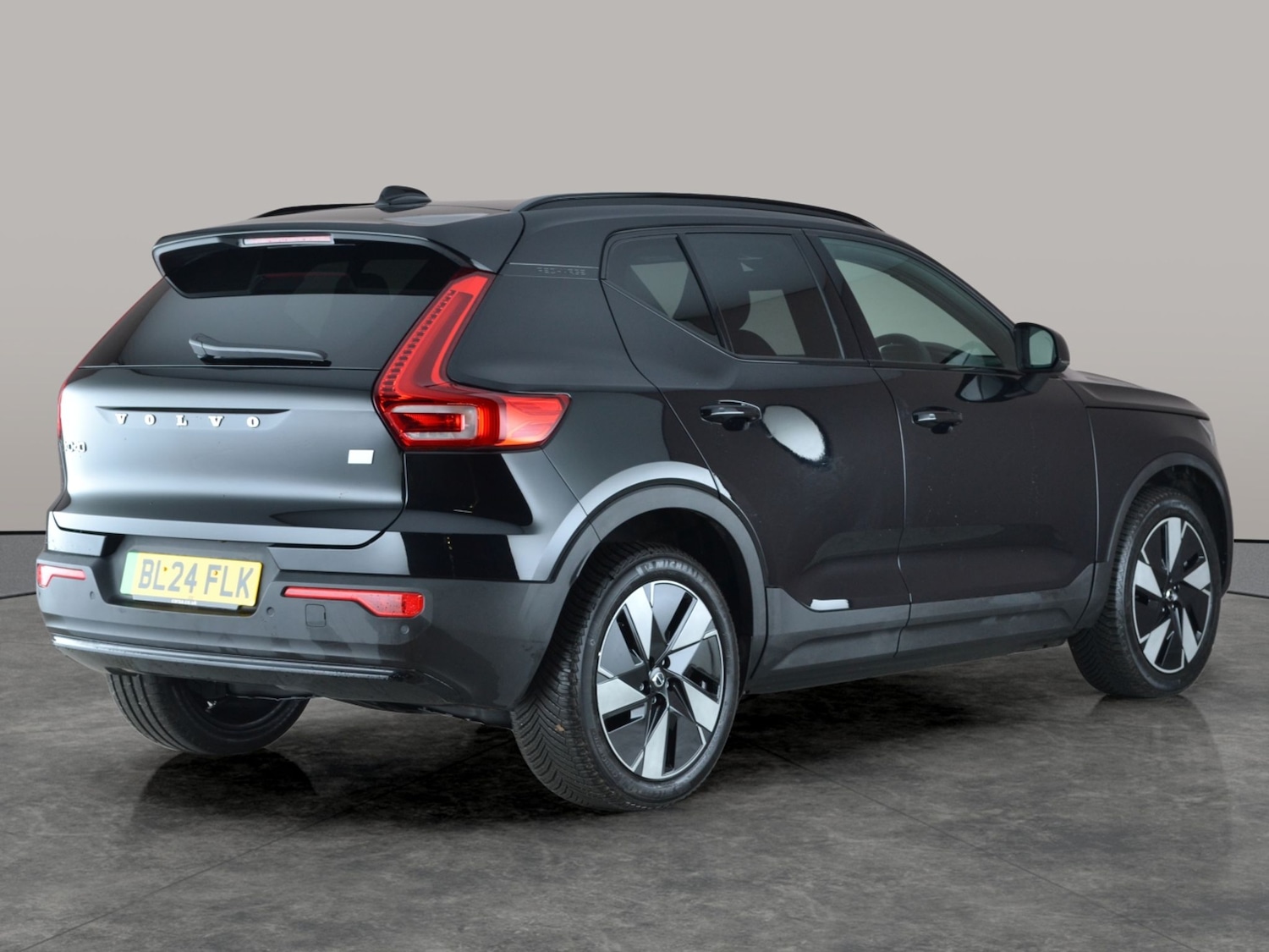 Used Volvo XC40 2024 for sale - 76980463: Photo 8