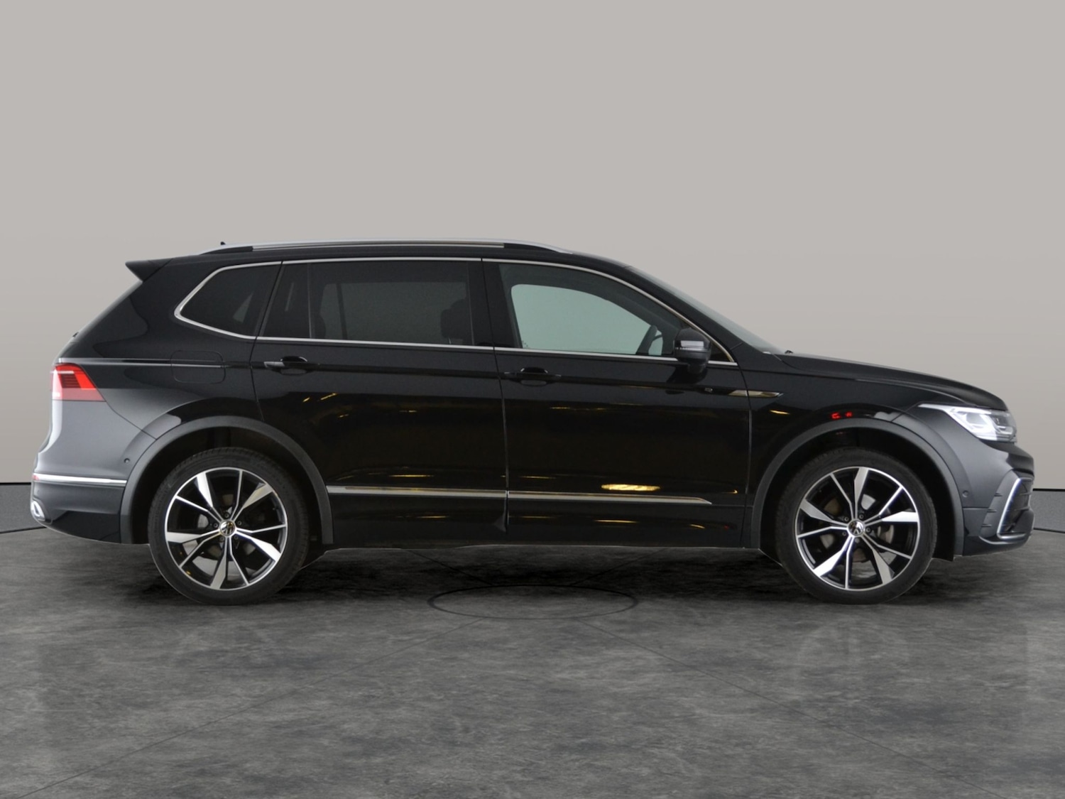 Used Volkswagen Tiguan Allspace 2024 for sale - 77988654: Photo 10