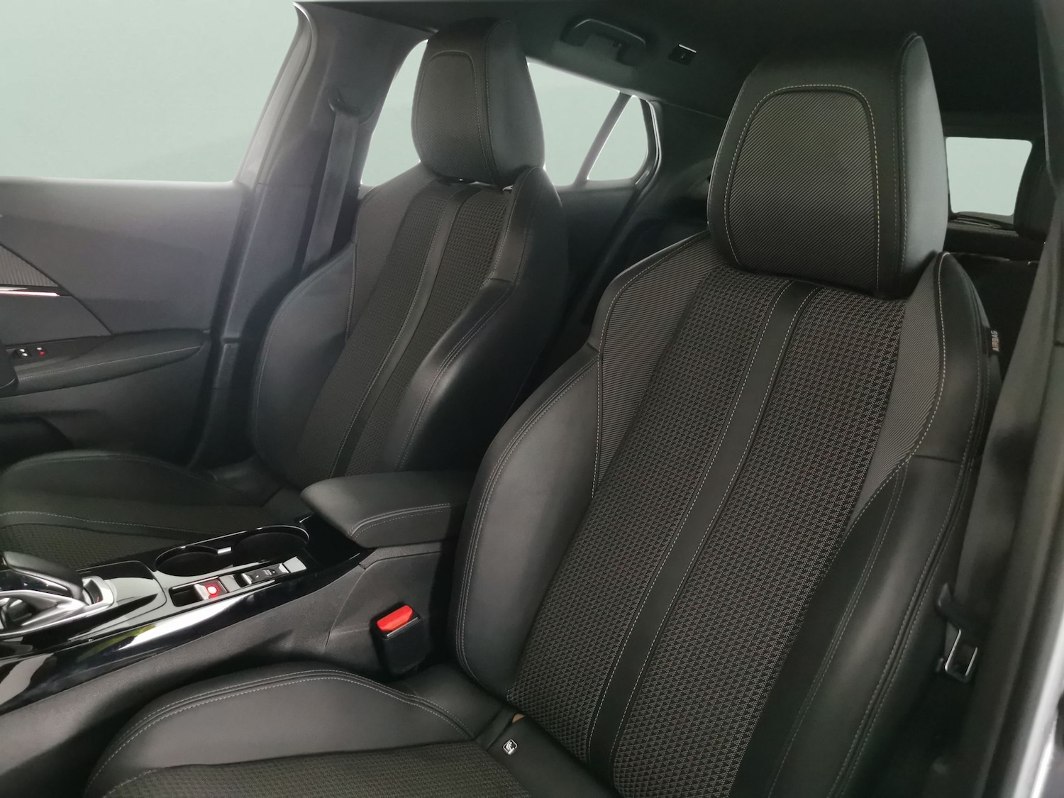 Used Peugeot 2008 2020 for sale - 76980458: Photo 24