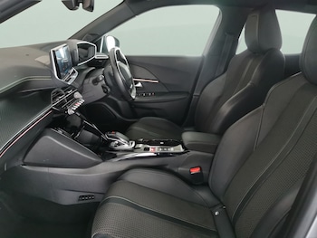 Used Peugeot 2008 2020 for sale - 76980458: Photo