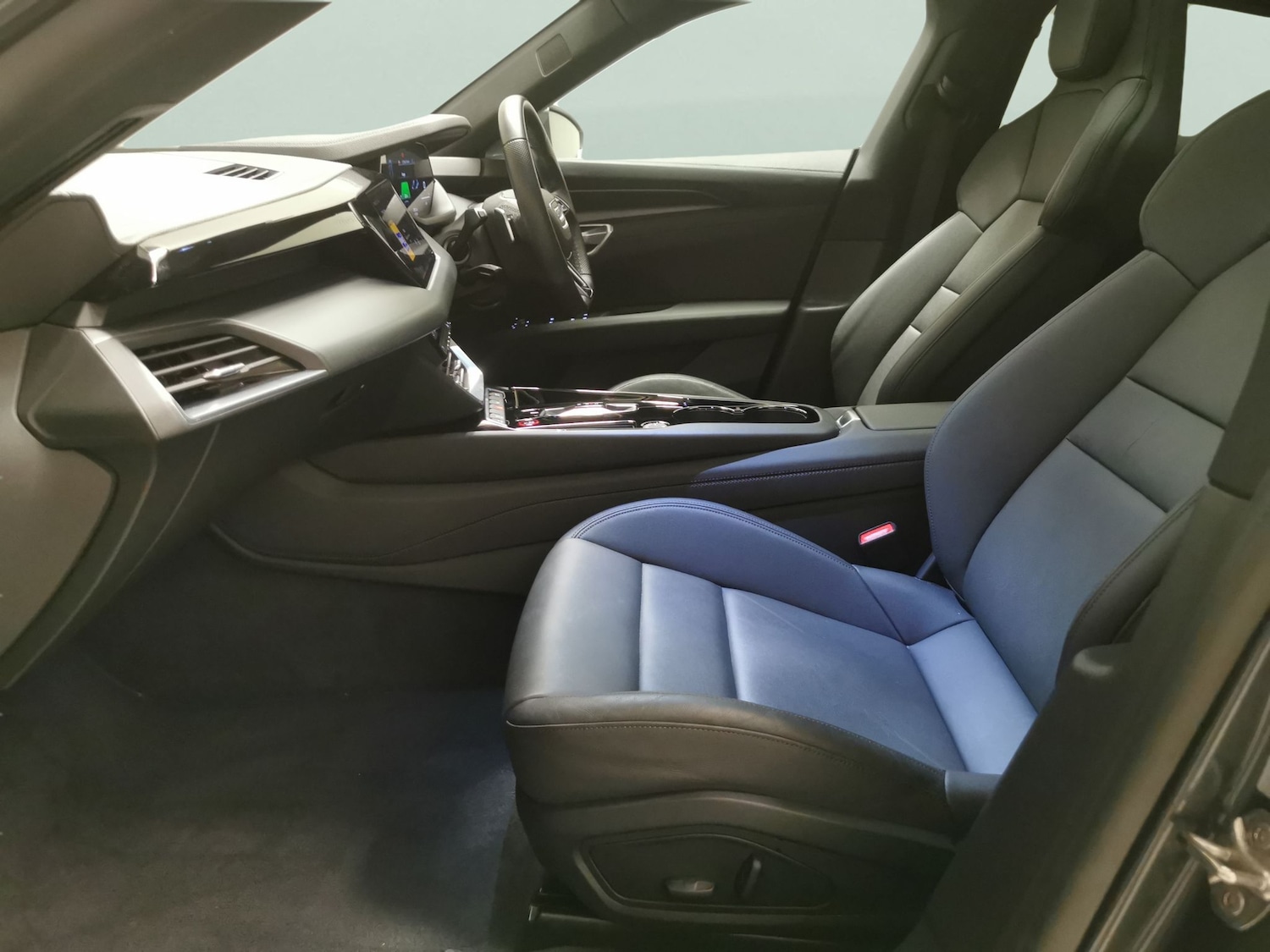 Used Audi e-tron GT 2022 for sale - 77219135: Photo 4