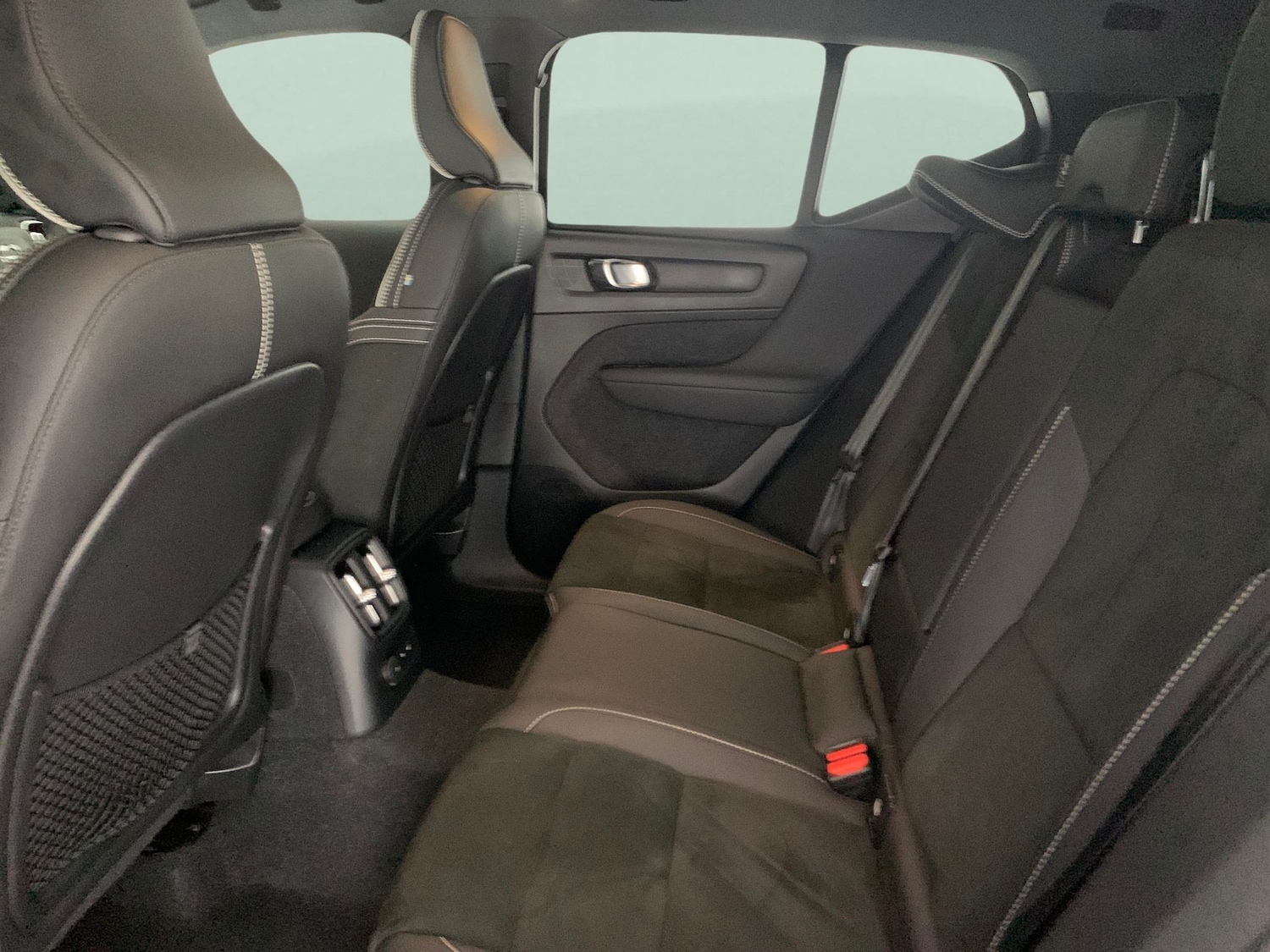 Used Volvo XC40 2022 for sale - 76318395: Photo 41