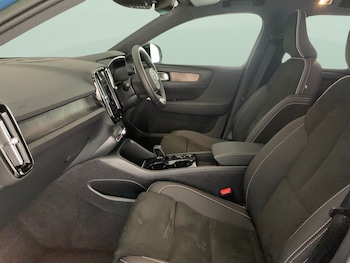 Used Volvo XC40 2022 for sale - 76318395: Photo