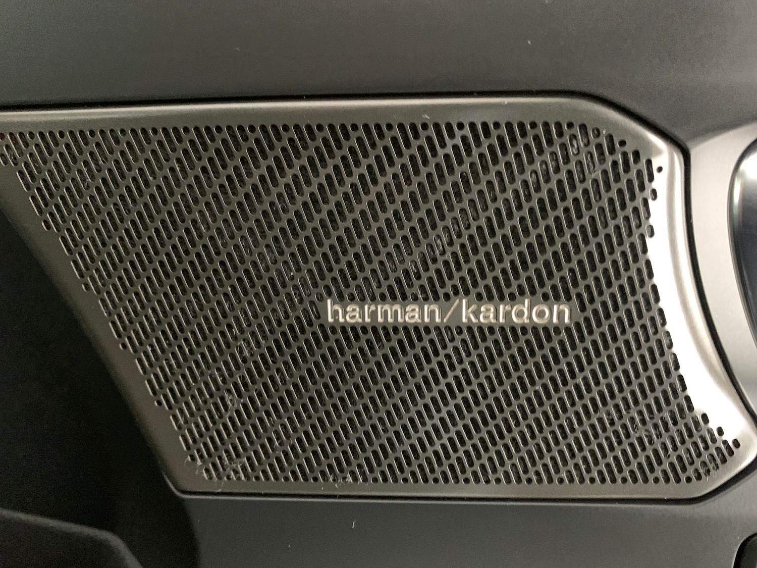 Used Volvo XC40 2022 for sale - 76318395: Photo 8