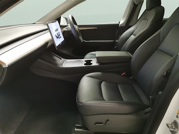 Used Tesla Model Y 2022 for sale - 77675937: Photo